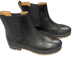 NWOT, Madewell The Ivy Chelsea boot in black leather women's size 9.5